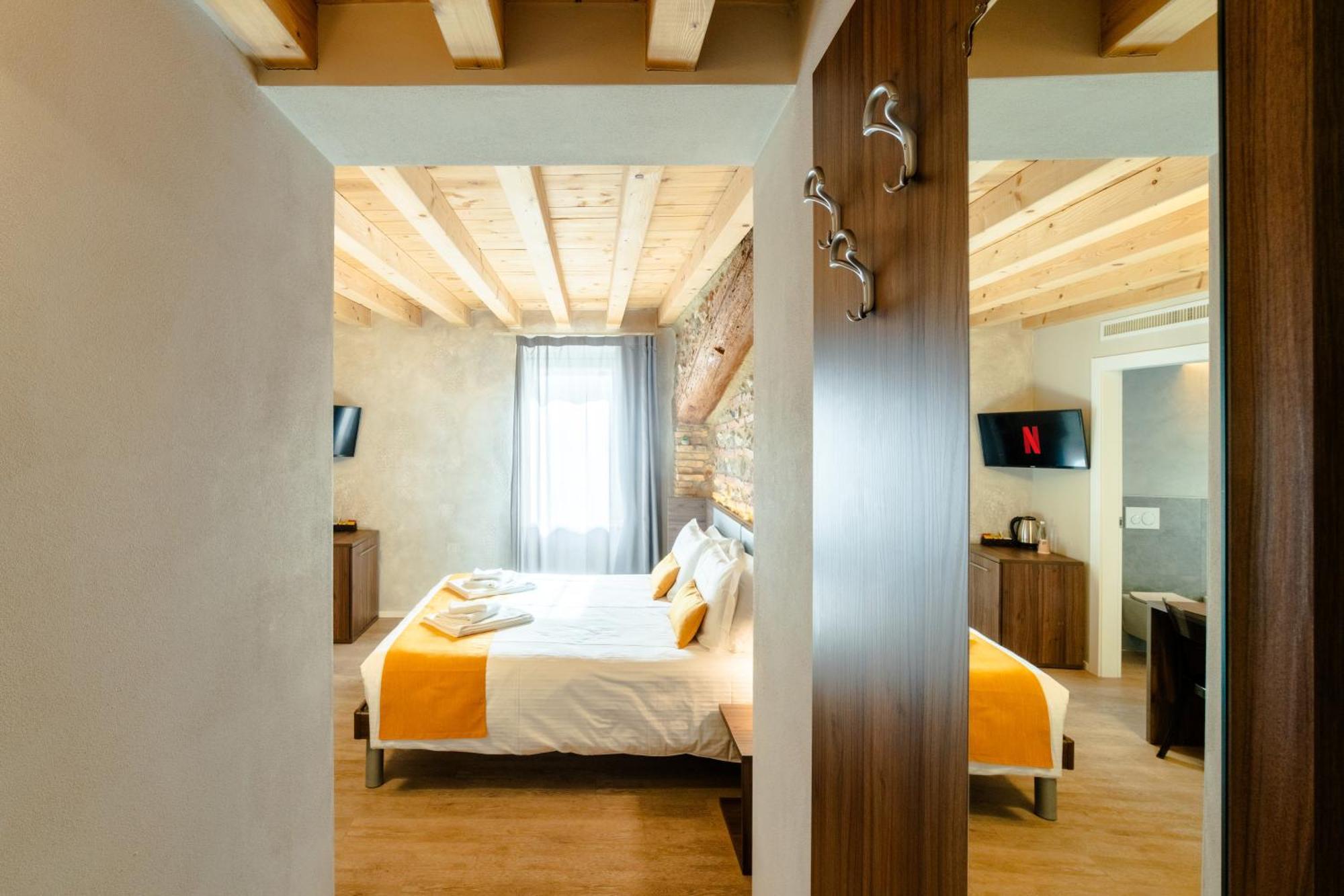 La Casa In Paese Hotel Пескиера дел Гарда Екстериор снимка